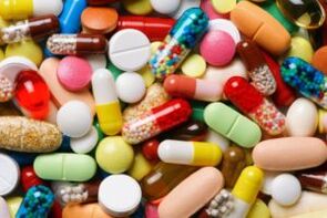 The attending physician will competently choose drug treatment for worms.